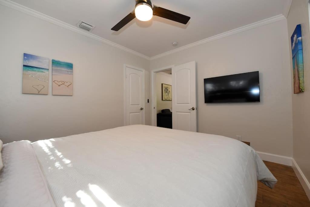 4Br Home, Hot Tub, Near Beach & Wilton Manors Форт Лодърдейл Екстериор снимка