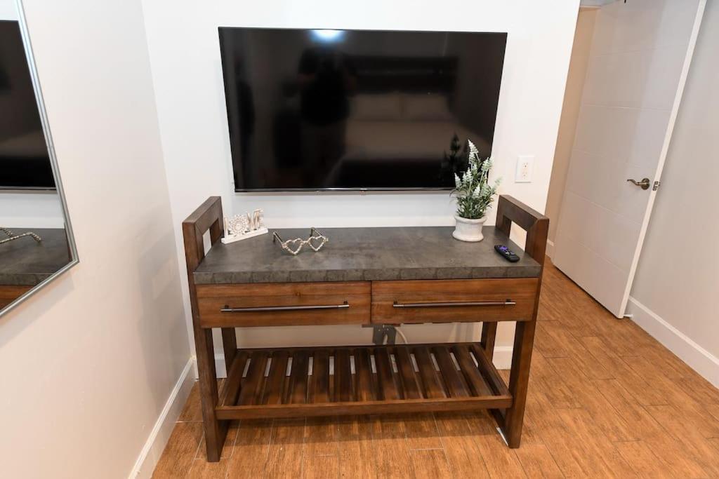 4Br Home, Hot Tub, Near Beach & Wilton Manors Форт Лодърдейл Екстериор снимка