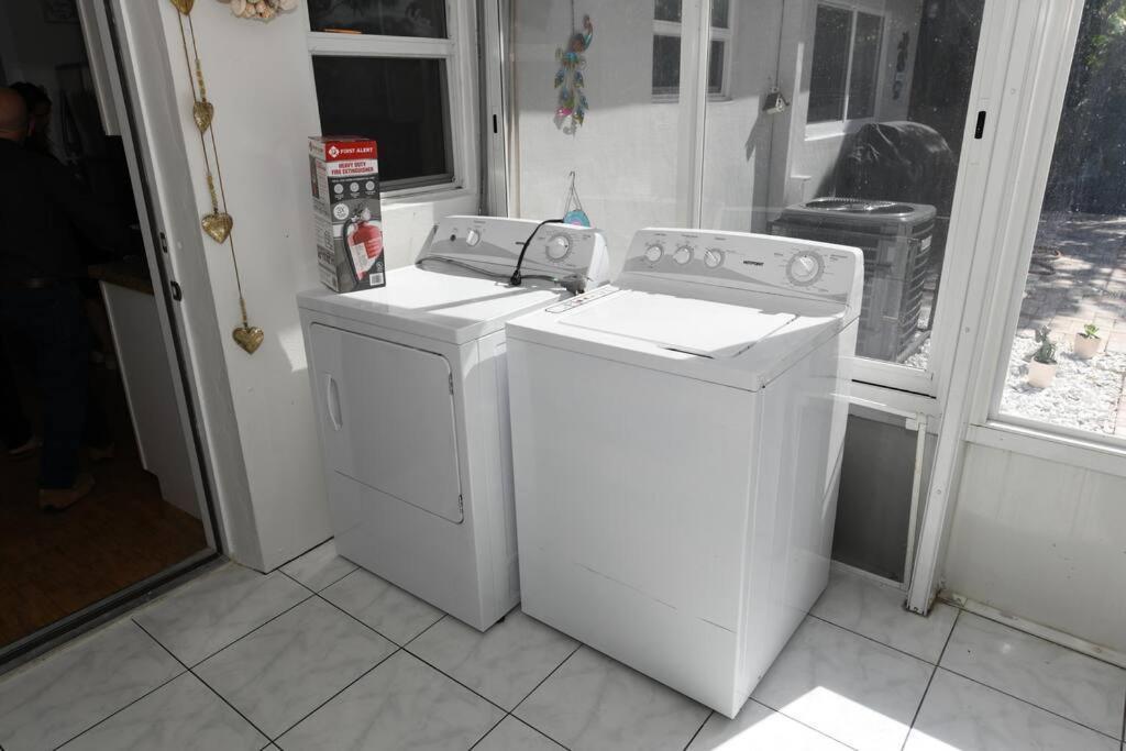 4Br Home, Hot Tub, Near Beach & Wilton Manors Форт Лодърдейл Екстериор снимка