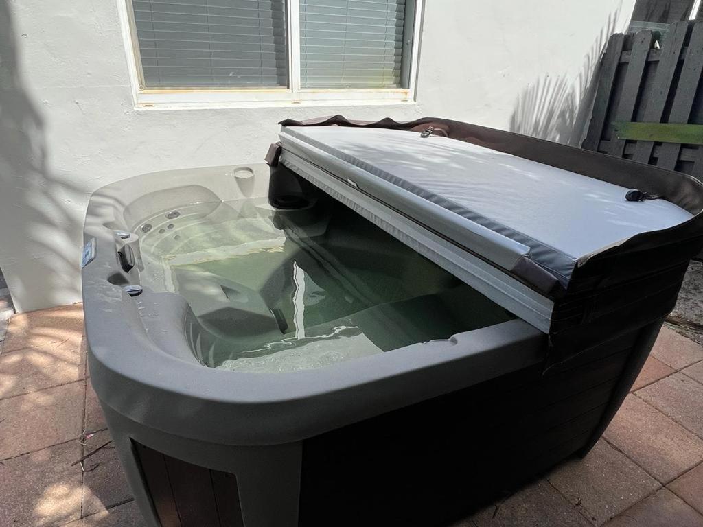 4Br Home, Hot Tub, Near Beach & Wilton Manors Форт Лодърдейл Екстериор снимка